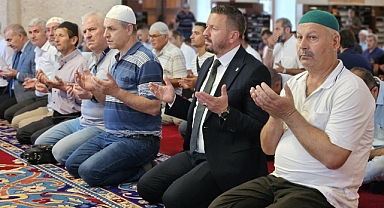 Mehmet Aydemir, 15 Temmuz Şehitleri İçin Zağnos Paşa Camii’nde Dua Etti