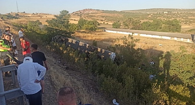 Otobüs Faciası: Balıkesir Naipli'de Yolcu Otobüsü Devrildi, 10 Kişi Yaralandı