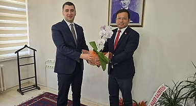 Sındırgı Belediye Başkanı Serkan Sak, Kaymakam Doğukan Koyuncu'yu Ziyaret Etti