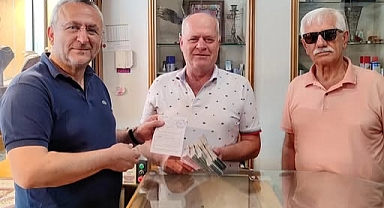 Susurluk Belediye Başkanı Hakan Yıldırım’dan Eğitime Anlamlı Destek: Maaşını Öğrenci Derneğine Bağışladı