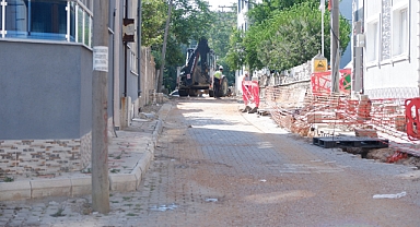 Susurluk'ta Nuribey Caddesi Yenileniyor: Elektrik Hatları Yer Altına Alınıyor