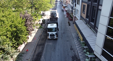 Susurluk’ta Şehit Fikret Caddesi Yenileniyor: Asfalt ve Peyzaj Çalışmaları Başladı