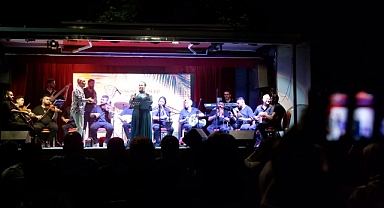 Susurluk’ta “Yaza Merhaba” Konseri Coşkuyla Gerçekleşti: Orkestra Ustalar Geçidi Müzikseverleri Büyüledi