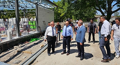 Vali Ustaoğlu, Altıeylül Nergiz Mahallesi’ndeki Okul İnşaatını Yerinde İnceledi