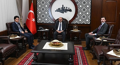 Vali Ustaoğlu’na Protokol ve Sivil Ziyaretler: Burhaniye Savcıları ve Rotasız Motorcular Heyeti Makamda