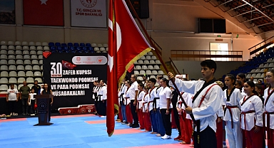 30 Ağustos Zafer Kupası Taekwondo Müsabakaları Balıkesir’de Başladı
