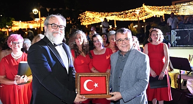 Altıeylül’de Yaz Akşamları 80’ler ve 90’lar Rüzgârı Estirdi