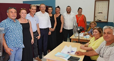 Ayvalık Belediye Başkanı Mesut Ergin, CHP Mahalle Delege Seçimlerinde Oyunu Kullandı