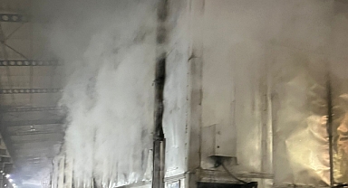 Balıkesir Altıeylül’de Fabrika Yangını Hızla Kontrol Altına Alındı