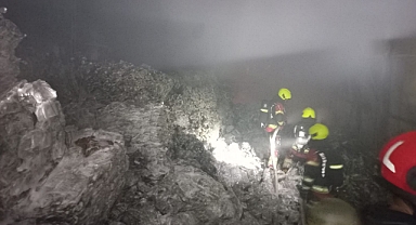 Balıkesir Altıeylül’de Fabrika Yangını Hızlı Müdahaleyle Kontrol Altına Alındı