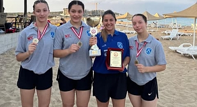 Balıkesir Büyükşehir Belediyespor Sporcuları, Uluslararası Plaj Güreşi Turnuvası'nda Madalyalar Kazandı