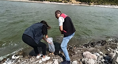 Balıkesir'de Su Ekosistemini Korumak İçin Balık Salma Faaliyetleri Başladı