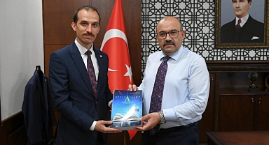 Balıkesir Defterdarlığı Vergi Dairesi Müdürü Serhat Erden, Vali İsmail Ustaoğlu'nu Ziyaret Etti