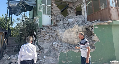 Balıkesir İl Müftüsü Hasan Hayri Yaşar, Depremden Etkilenen Sındırgı Köylerini Ziyaret Etti