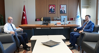 Balıkesir İl Sağlık Müdürü Dr. Miraç Çavdar’dan Bandırma Onyedi Eylül Üniversitesi Rektörü Prof. Dr. İsmail Boz’a Nezaket Ziyareti