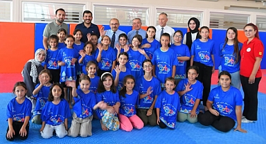 Balıkesir Valisi İsmail Ustaoğlu, GSB ve TÜGVA Yaz Spor Okulları Antrenmanlarını Ziyaret Etti