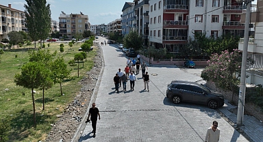 Başkan Mehmet Ertaş, Altınkum ve Güre’deki Yol Yapım Çalışmalarını Yerinde İnceledi