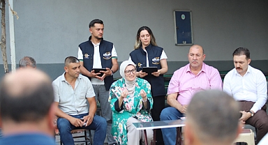 Belgin Uygur, Bigadiç’te Depremzedelerle Buluştu: “Birlikte Üstesinden Geleceğiz”