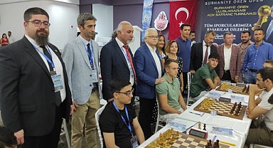 Burhaniye’de Uluslararası Satranç Turnuvası Başladı