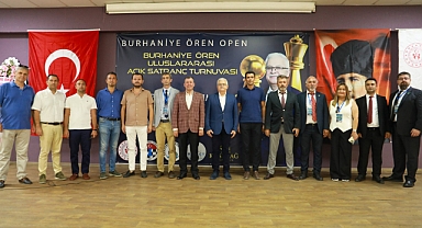 Burhaniye Ören Open Uluslararası Satranç Turnuvası Başladı: 600 Sporcu Burhaniye’de Kıyasıya Yarışacak
