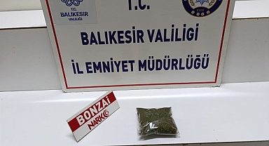 Edremit’te Uyuşturucu Operasyonu: 40 Gram Bonzai Ele Geçirildi, 2 Şüpheli Yakalandı