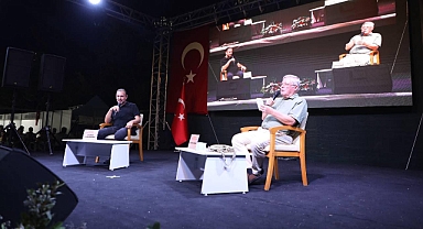 “Ekonomi Nereye Gidiyor?” Söyleşisi 7. Edremit Kitap Fuarı’nda Yoğun İlgi Gördü