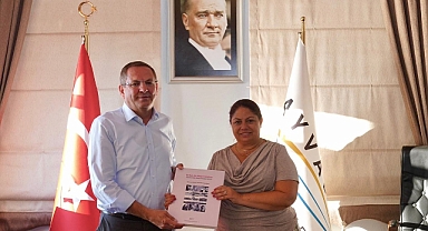 Eski CHP İzmir Milletvekili Zeynep Altıok’tan Ayvalık Belediye Başkanı Mesut Ergin’e Ziyaret