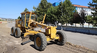 Gönen Belediyesi, 2025-2026 Eğitim-Öğretim Yılı Öncesi Okullarda Temizlik ve Çevre Düzenleme Çalışmalarını Yoğunlaştırdı