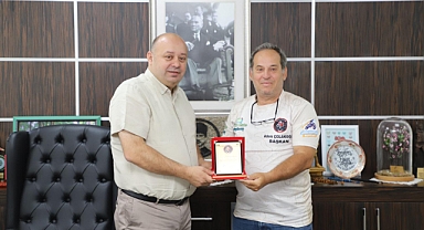 Gönen Gezginler Motosiklet Kulübü Başkanı Adem Çolakoğlu, Başkan Palaz’ı Ziyaret Etti