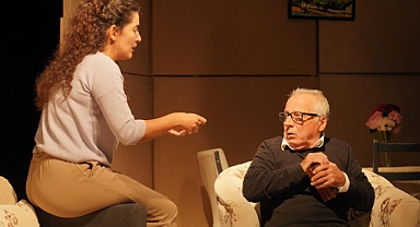 “Hatırla Ey Peri” Ayvalık’ta Eğitime Destek İçin Sahne Aldı