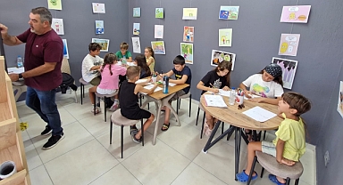 Hayal Gücü Kağıda Taştı: Ayvalık’ta Çocuk Karikatür Atölyesi