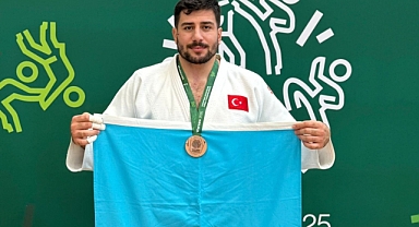 Polonya’dan Gururla Döndü: Balıkesir Üniversitesi Öğrencisi Avrupa 3.’sü Oldu