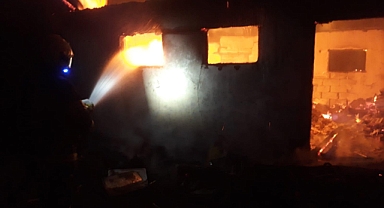 Savaştepe’de Çıkan Dam Yangınına İtfaiye Ekipleri Müdahale Etti