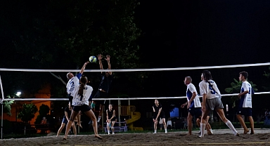 Susurluk’ta Plaj Voleybolu Sezonu Heyecanla Başladı