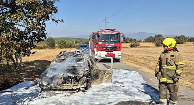 Susurluk’ta Yanan Araç Küle Döndü