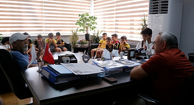 Susurluklu Minik Şampiyonlardan Başkan Semizel’e Ziyaret