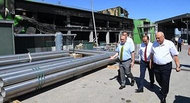 Vali İsmail Ustaoğlu, Gönen’de Teksüt Firması’ndaki Yangın Sonrası Çalışmaları İnceledi