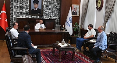 Vali İsmail Ustaoğlu, Karesi ve Edremit Muhtarlarıyla Bir Araya Geldi