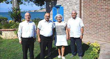 Vali Ustaoğlu Ayvalık’ta Hayırsever Fikret İnce’yi Ziyaret Etti