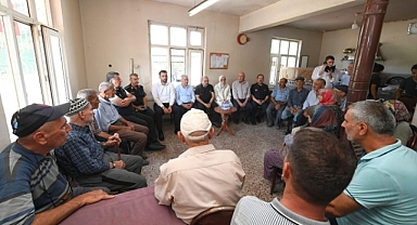 Vali Ustaoğlu ve Yetkililer Sındırgı Deprem Bölgesinde Sahada