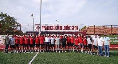 Ayvalık Belediye Başkanı Ergin, Ayvalıkgücü Belediyespor’u Afyonspor Maçı Öncesi Ziyaret Etti