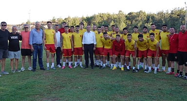 Ayvalık Belediye Başkanı Mesut Ergin, Küçükköyspor’un Yeni Sezon Hazırlıklarını Ziyaret Etti