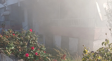 Ayvalık’ta Depo da Çıkan Yangın Paniğe Neden Oldu