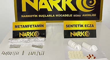 Ayvalık’ta Narkotik Operasyon: Uyuşturucu ve Hırsızlık Suçundan Aranan Şahıs Yakalandı