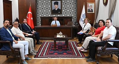 Ayvalık’ta Türk Eğitim Vakfı Yat Yarışı Öncesi Vali Ustaoğlu’na Ziyaret