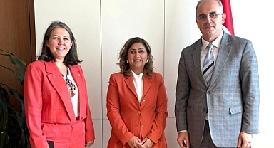 Balıkesir Aile ve Sosyal Hizmetler İl Müdürü, Bandırma Onyedi Eylül Üniversitesi Rektörünü Ziyaret Etti