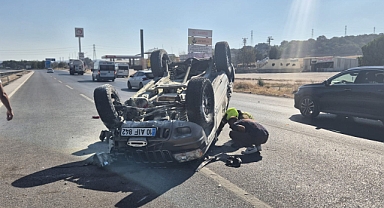 Balıkesir-Bursa Karayolu’nda Korkutan Kaza: Araç Ters Döndü, 2 Yaralı