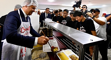 Balıkesir’de Öğrencilerin Yüzünü Güldüren Lokanta: Üç Çeşit Yemek Sadece 50 Tl 