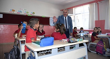 Balıkesir İl Milli Eğitim Müdürü Murat Demir’den Okullara Ziyaret