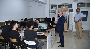 Balıkesir İl Milli Eğitim Müdürü Murat Demir, Hacıilbey Mesleki ve Teknik Anadolu Lisesi’ni Ziyaret Etti